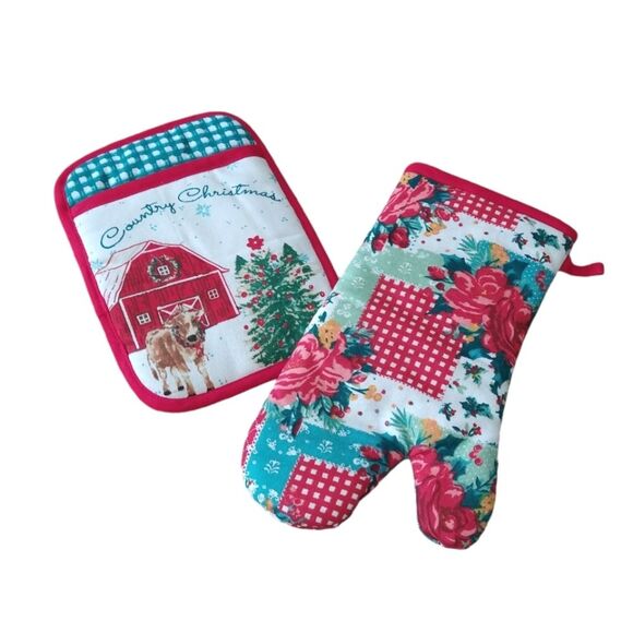 NEW The Pioneer Woman Country Christmas Cheerful Cow Rose Kitchen Apron - Picture 4 of 14